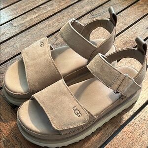 Gently worn UGGs size 5.5 gold star platform sandals in camel color